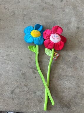 2 vintage Smiley Face Flower Daisy Sunflower Bendable 17" Plush Stuffed Toy B-2